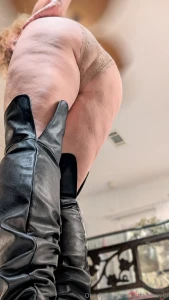 Be a good boy and worship my ass