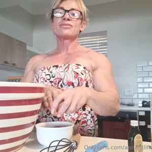 When i bake the cake but cant eat i deserve some action after or what