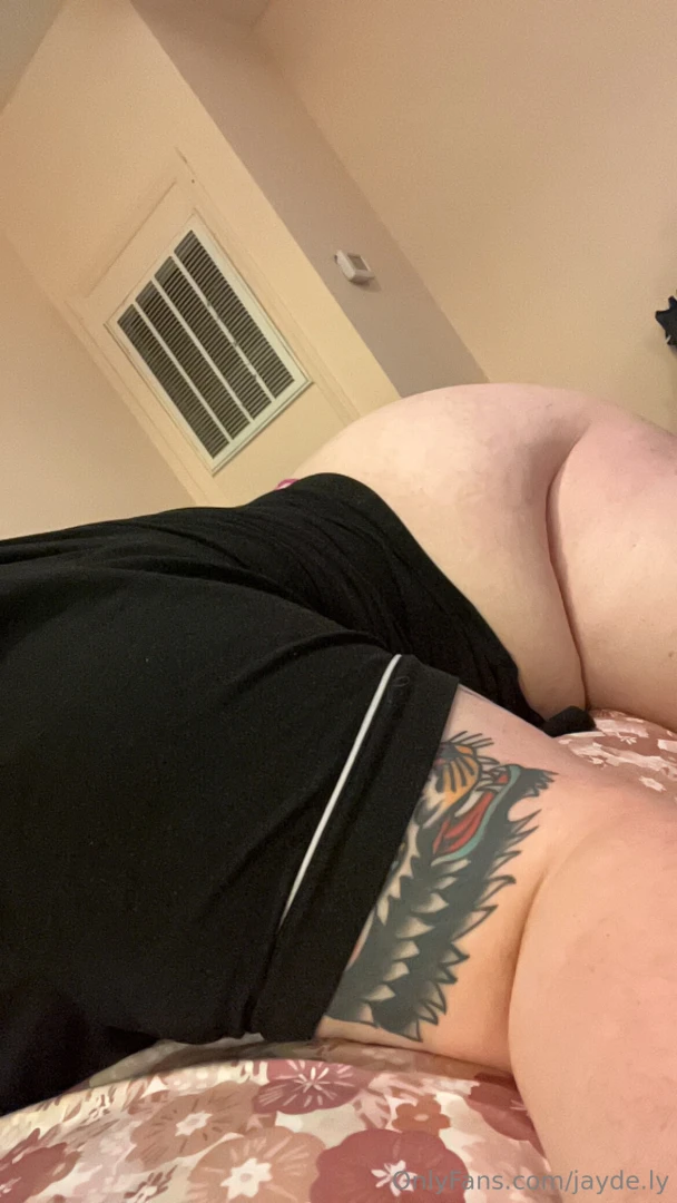 Happy friday wore my pink thong for you 