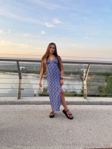 I was walking through the park today and saw a guy give flowers to his part 1