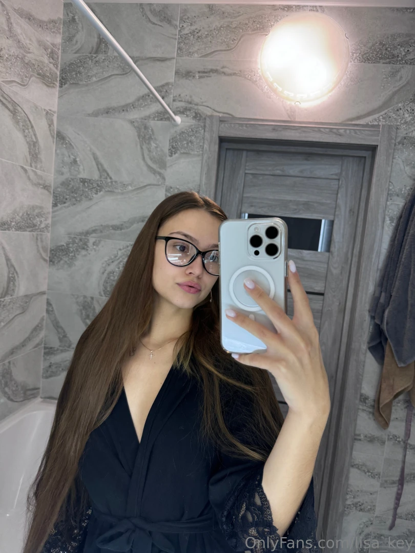 Oh my god i just woke up and i m already rushing to get ready my mood 