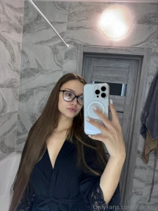 Oh my god i just woke up and i m already rushing to get ready my mood