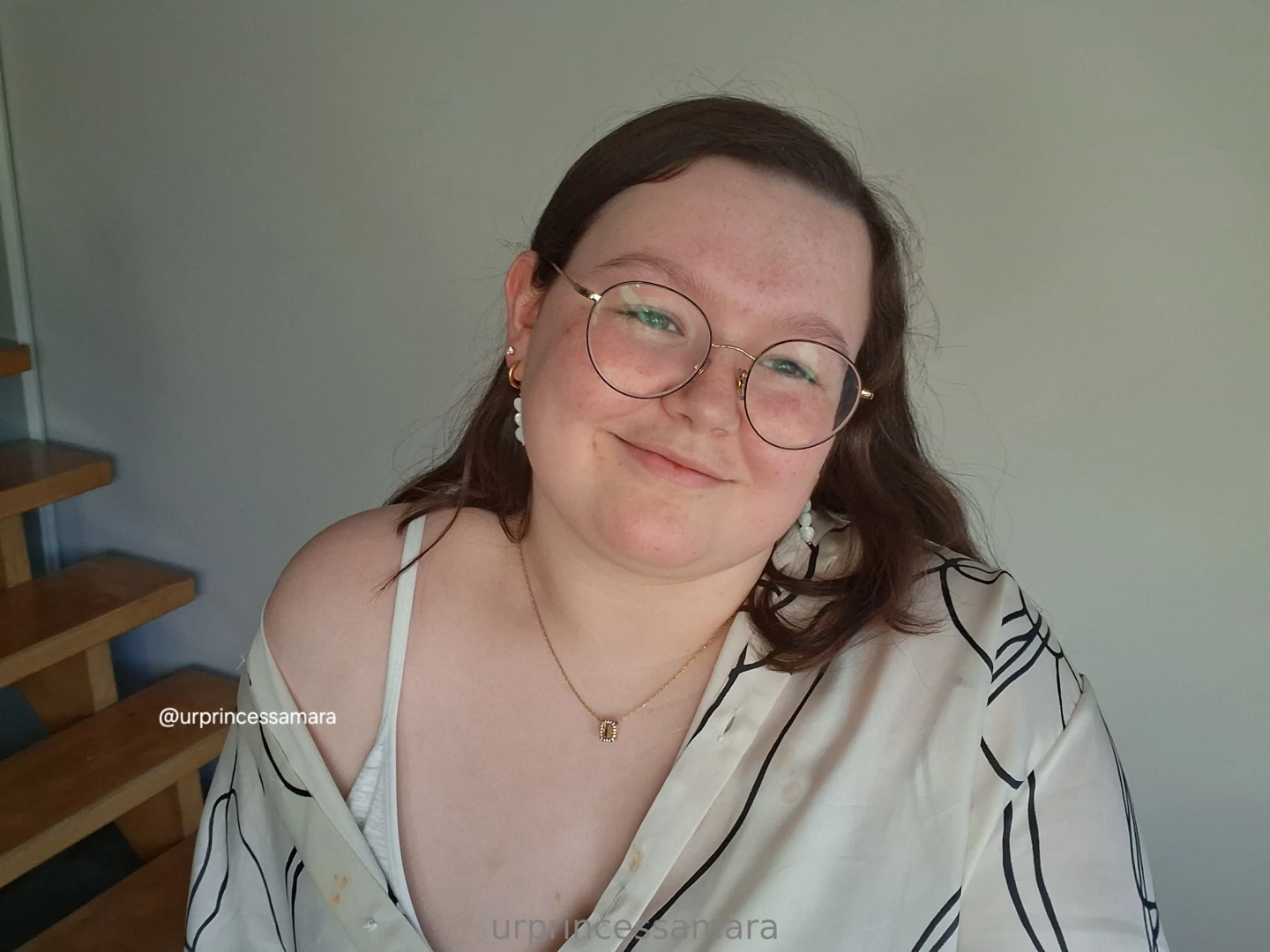 Pretty face dangerous thoughts 