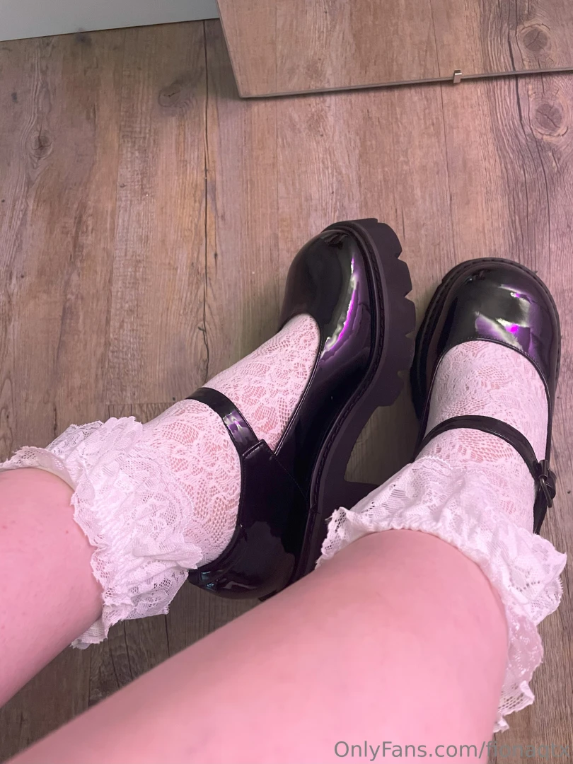 My new shoes arrived - do you think they look cute on me 