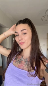 Pareczo un sue o pero act o como una fantas a porque en la superficie
