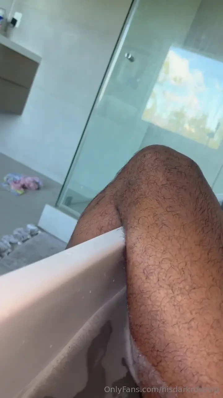 Me and yourboyfcisco got freaky in the tub check your dm the full 