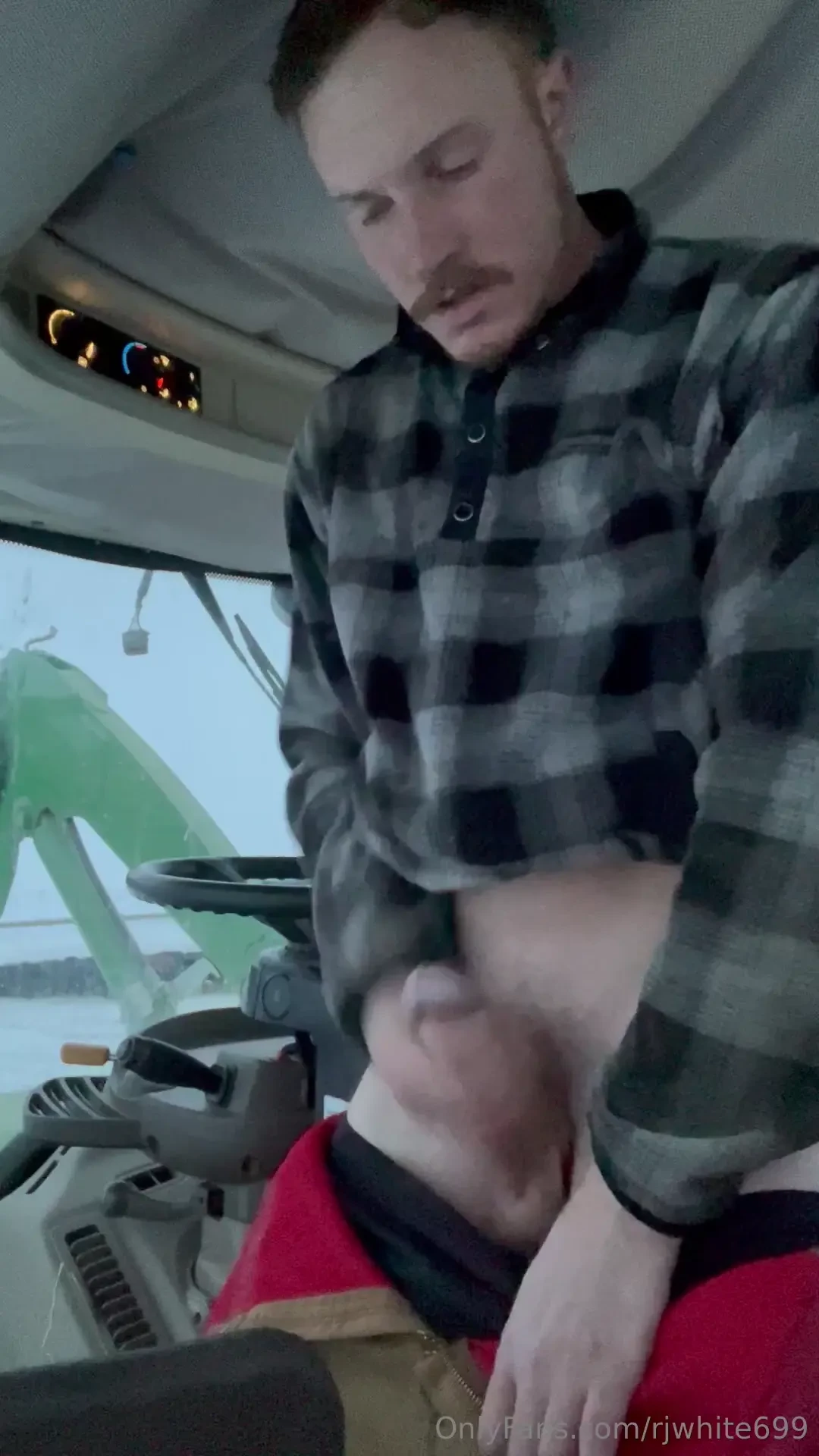 Tractor cum hits different 