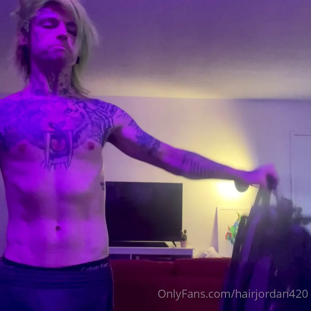 I ve been using a weighted backpack to do workouts at home here s a 