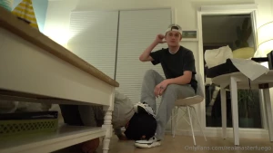 Watch my slave worship the amiris he bought me only to get slapped and