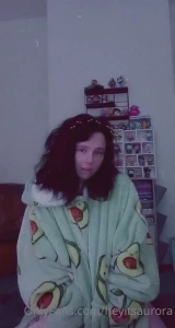 Am not well at the moment so my oodie arrived at the perfect time what part 1