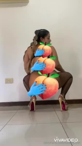 Te gusta como bailo twerk y muevo mi enorme trasero si quieres ver mi part 1