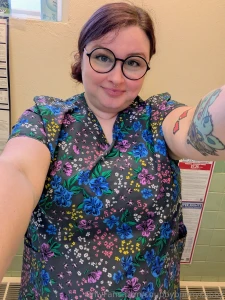 Do i look pretty in scrubs let me take care of you