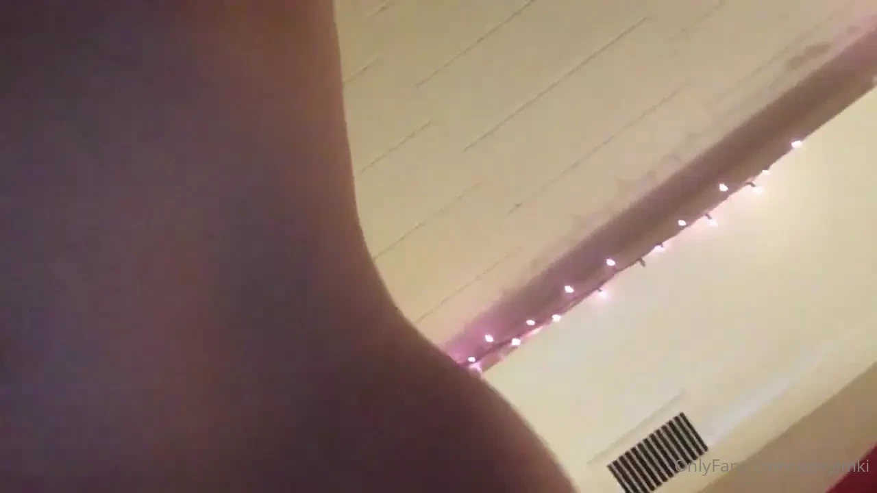 Hey tip 5 on this video and i ll squirt on your face via dms 