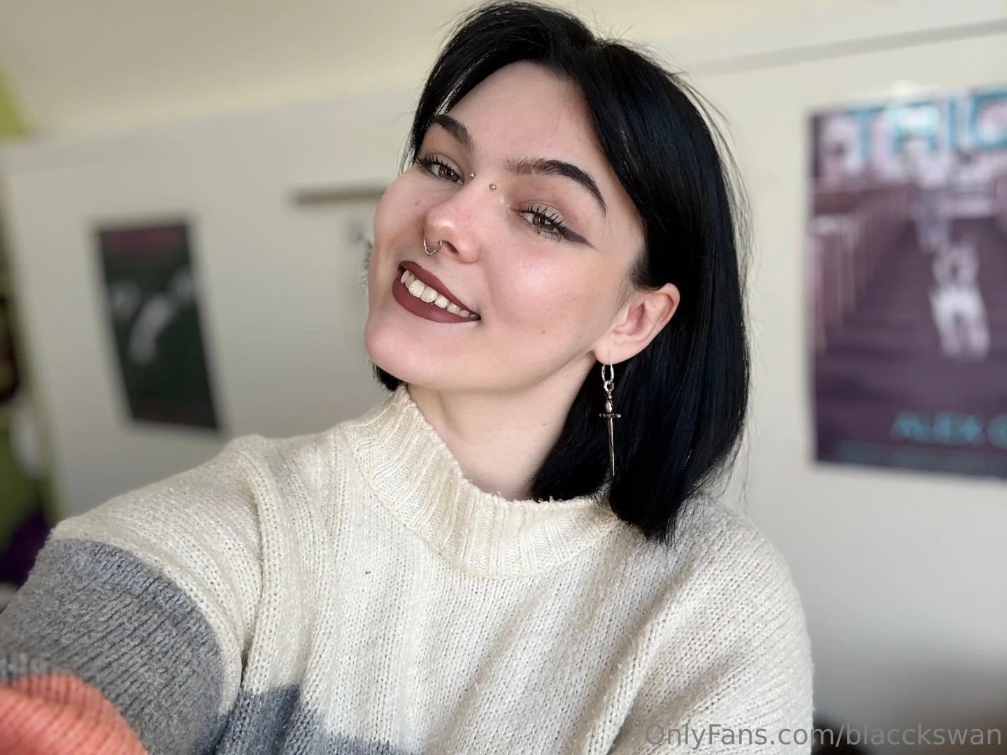 I love experimenting with makeup and the other day i decided to try 