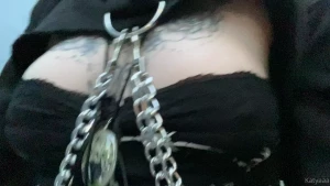 Watch my titties jiggle