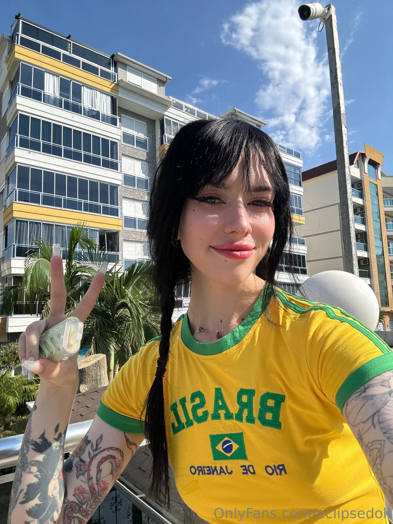 A little sunny a little cheeky and totally happy 