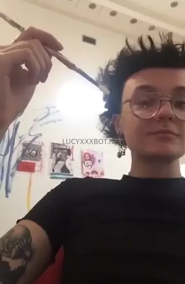 When i m not posting myself naked online i like painting 