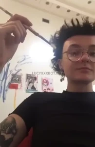 When i m not posting myself naked online i like painting