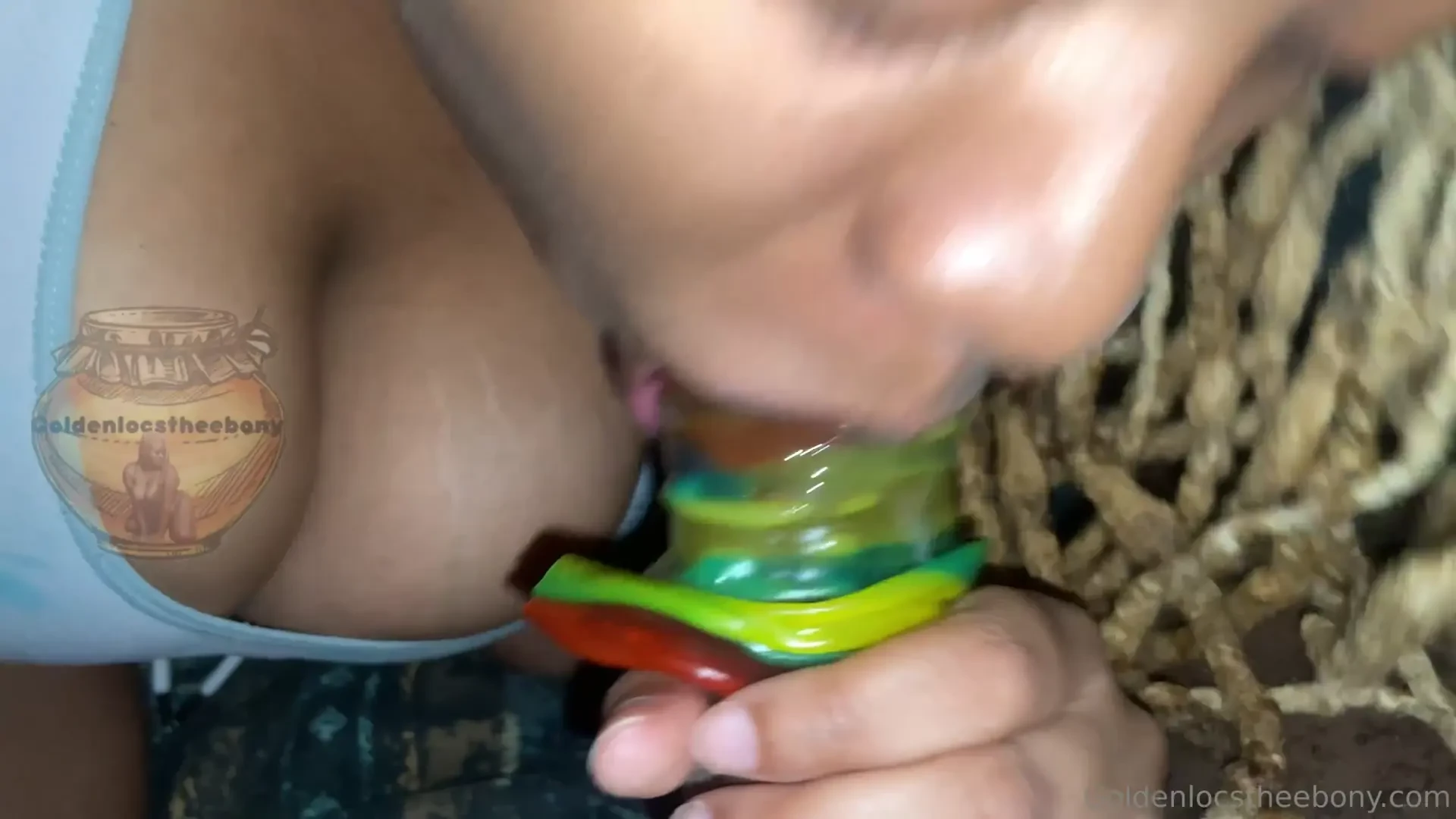 Ill suck the fruit rollup off of that dick 