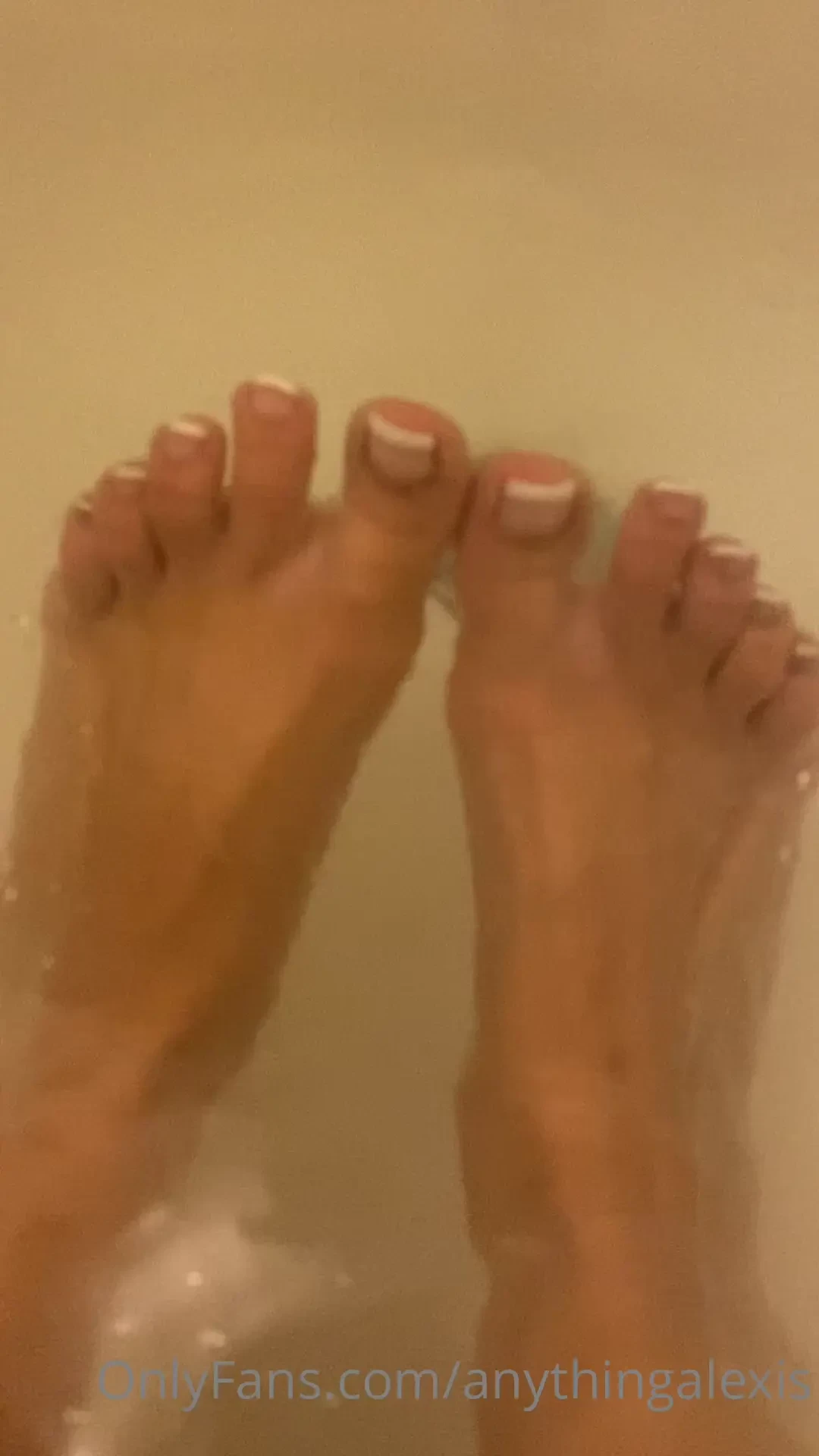 Perfect little piggies i love getting my toes sucked 