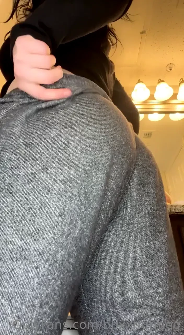 Y all ready to see me ride my new dick at this angle cause i m ready 