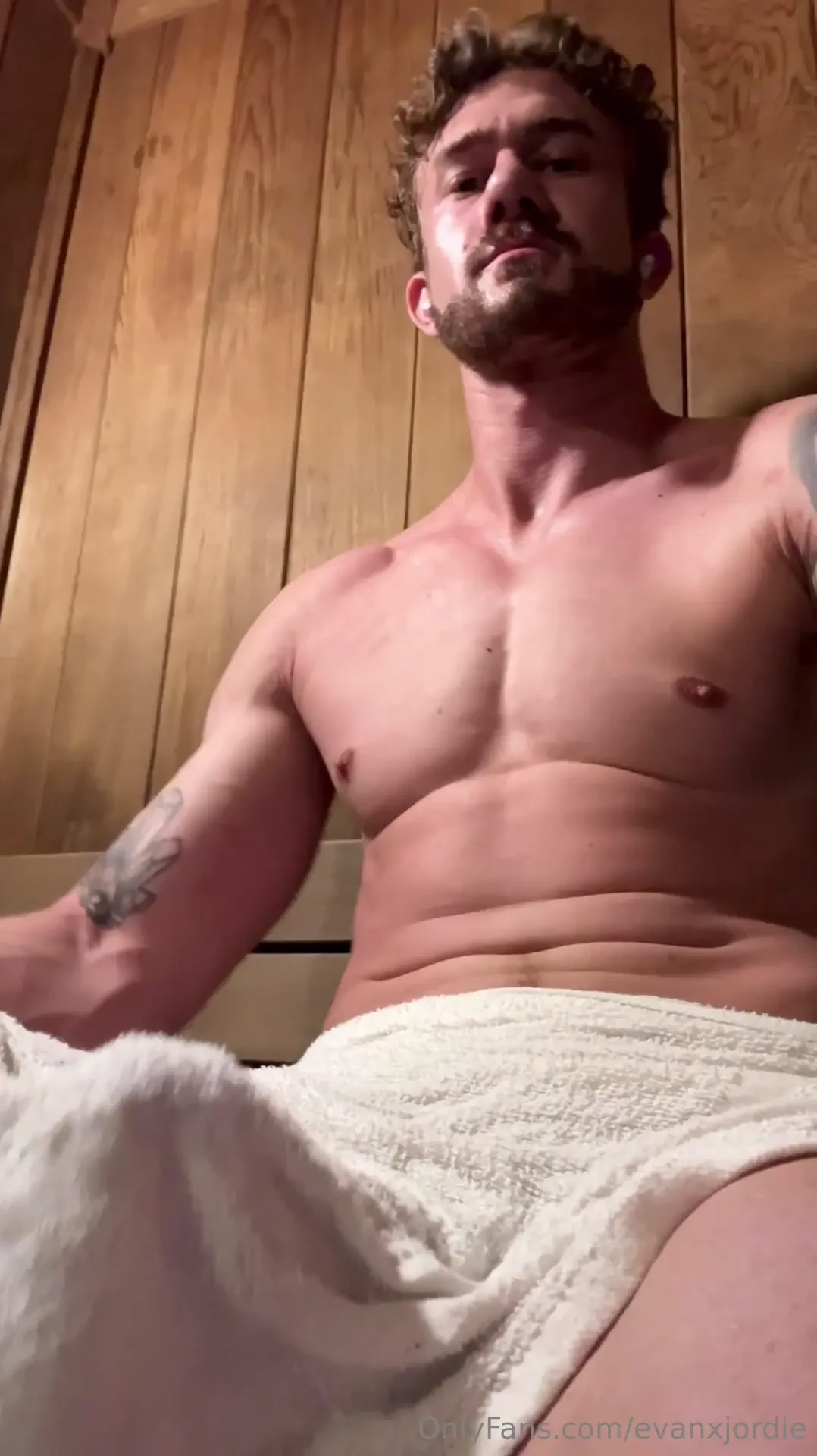 This sexy straight-looking jock offered to spot me while benching and 