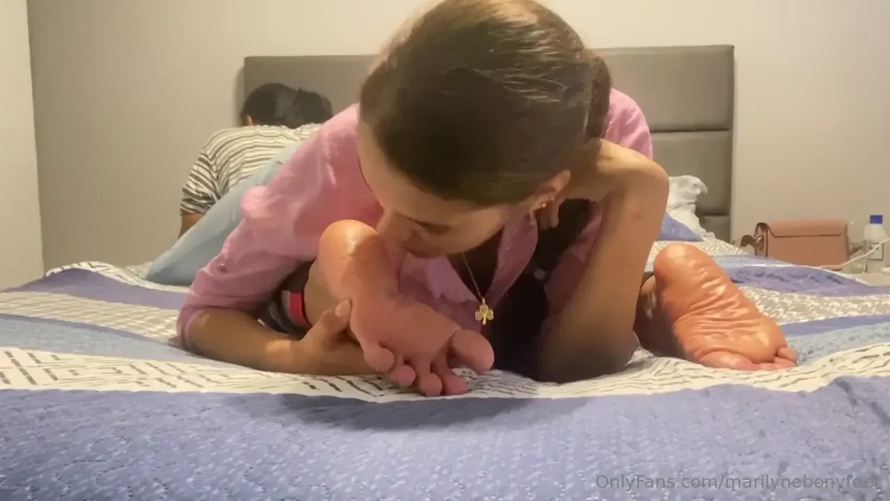 She only knows how to smell and lick my feet i like 