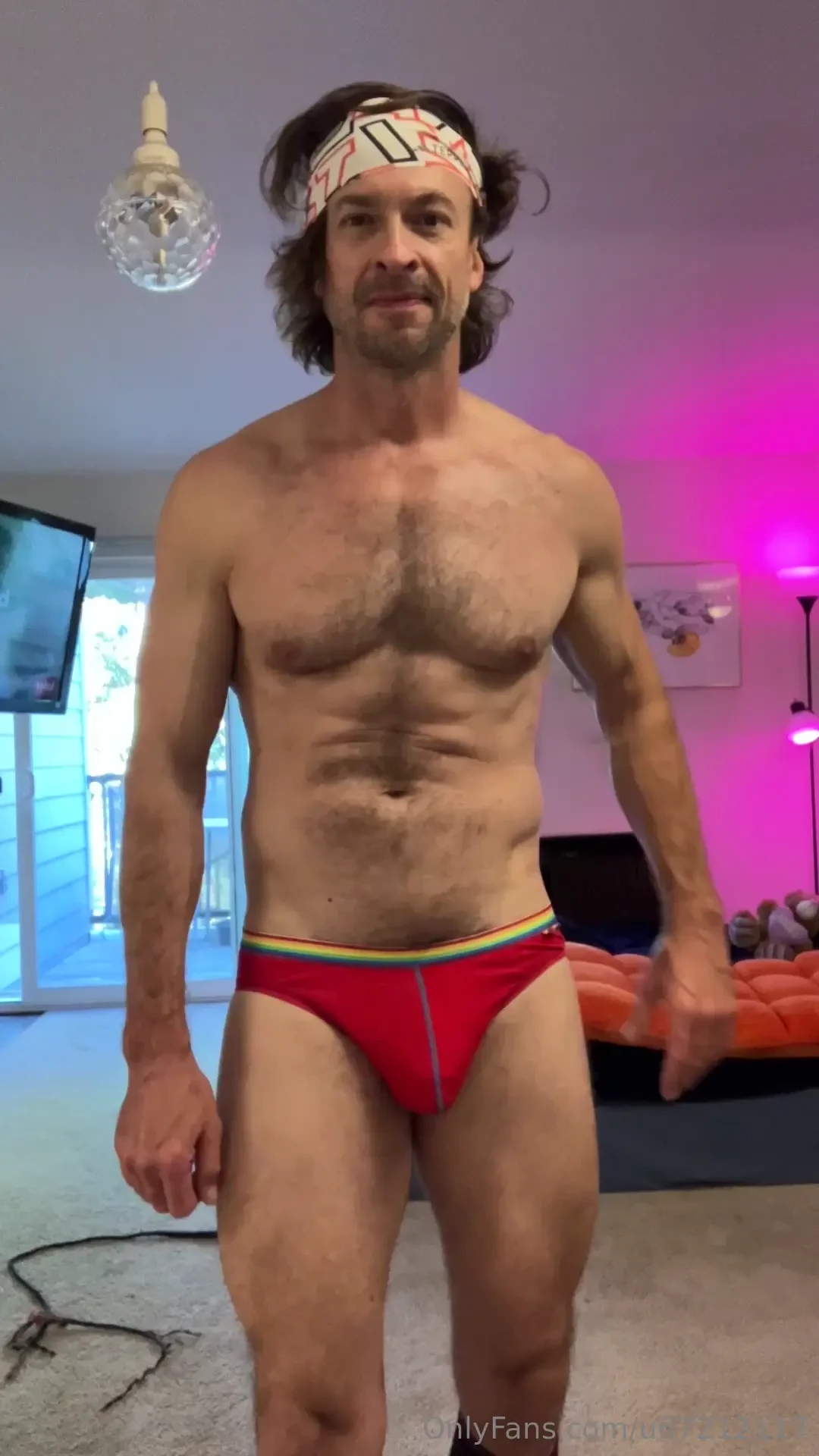 My friend wasn t feeling well so i brought her some food and i gave 