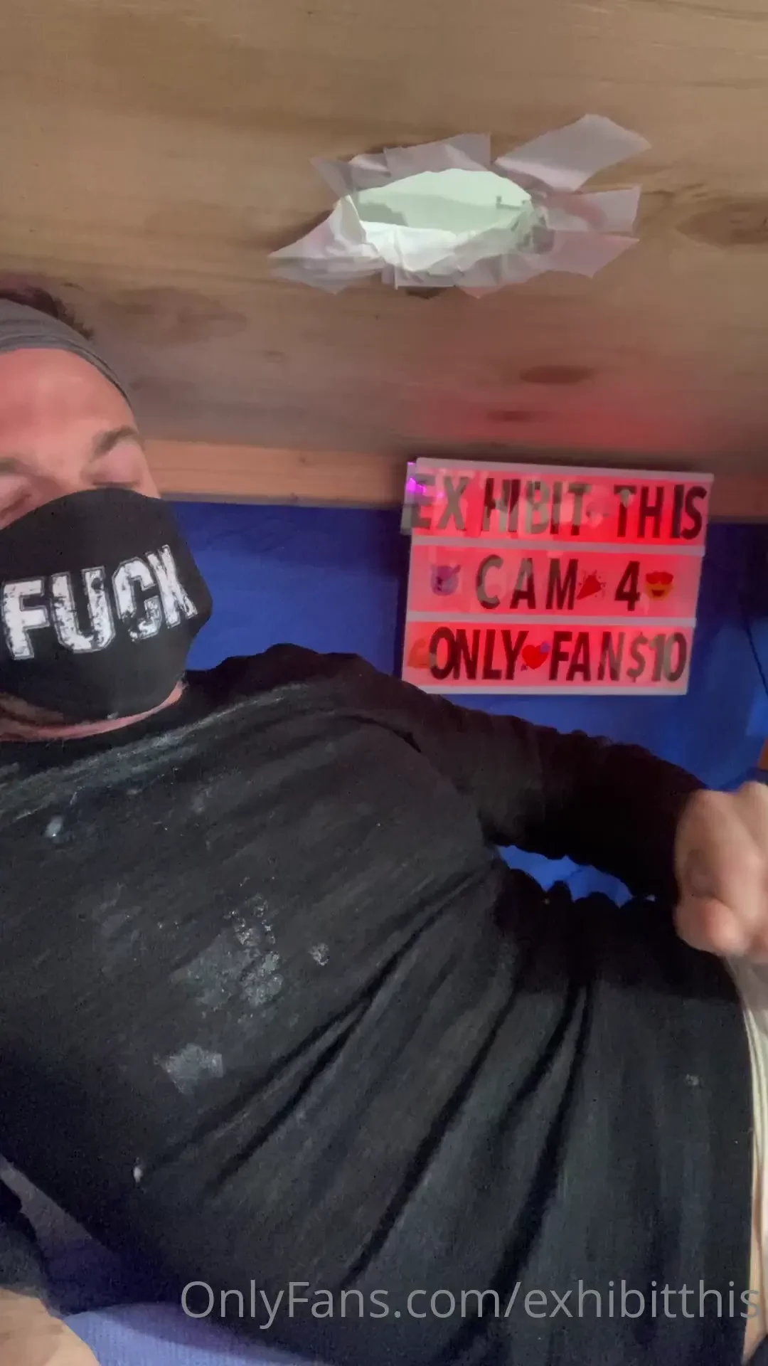 I got to come while he s getting dressed and leaving i say goodbye 