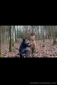 Kurz nach silvester in der k lte nackt an einen baum gebunden so hatte