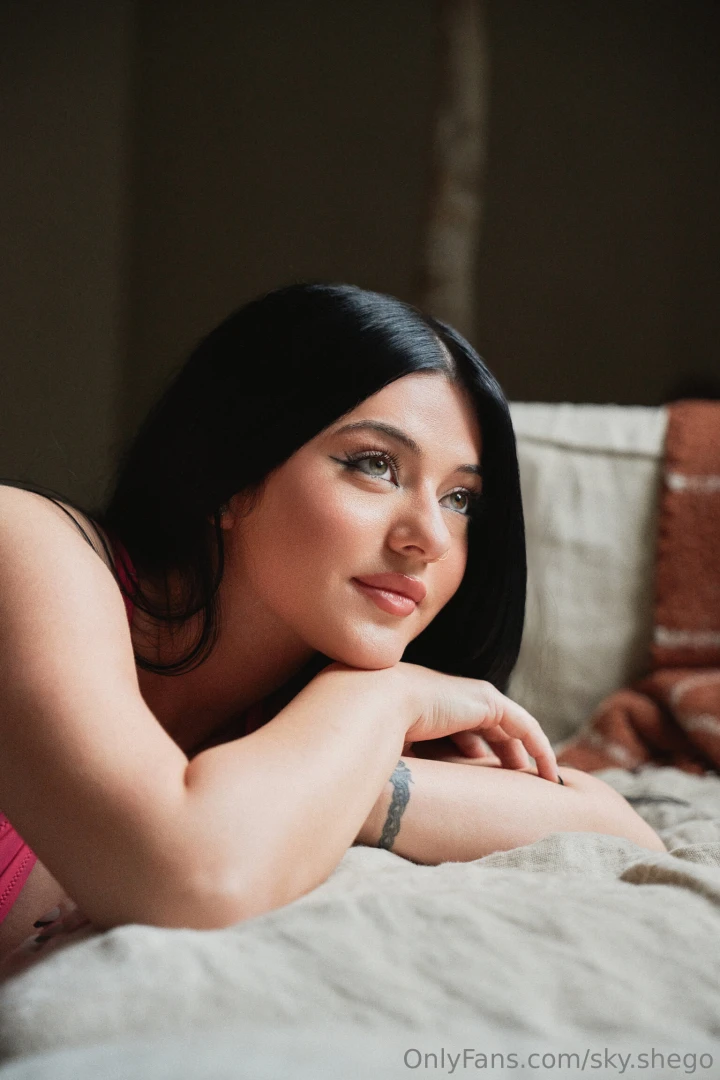 Look me in the eyes and tell me that you love me 