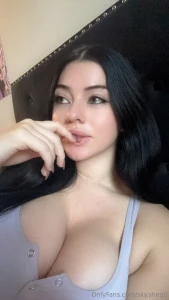 Guess who has new content for you dm me