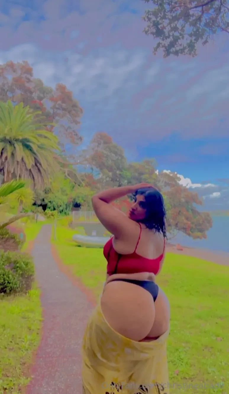 Come with me to a private island 