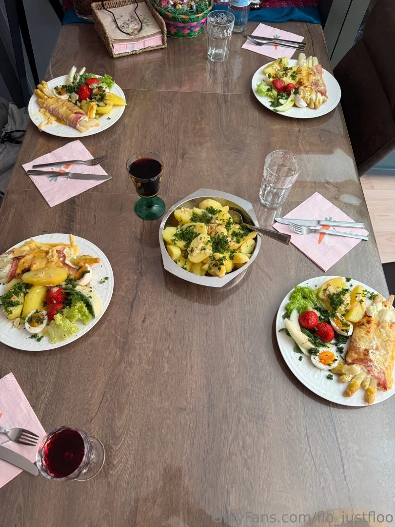 Not a sexual post but i wanted to share the food we ate for easter d 
