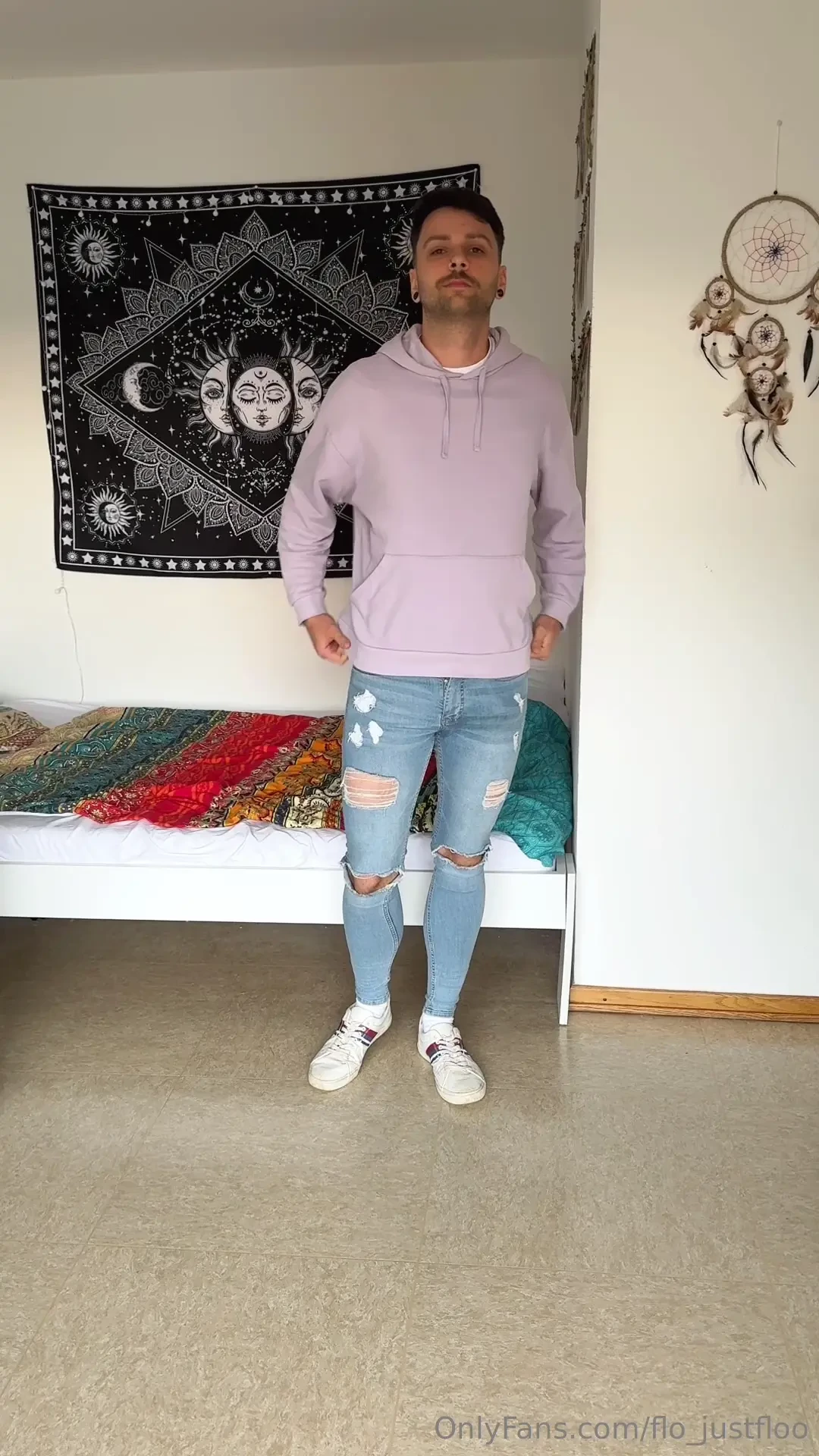 Feeling horny in my skinny jeans part 1 