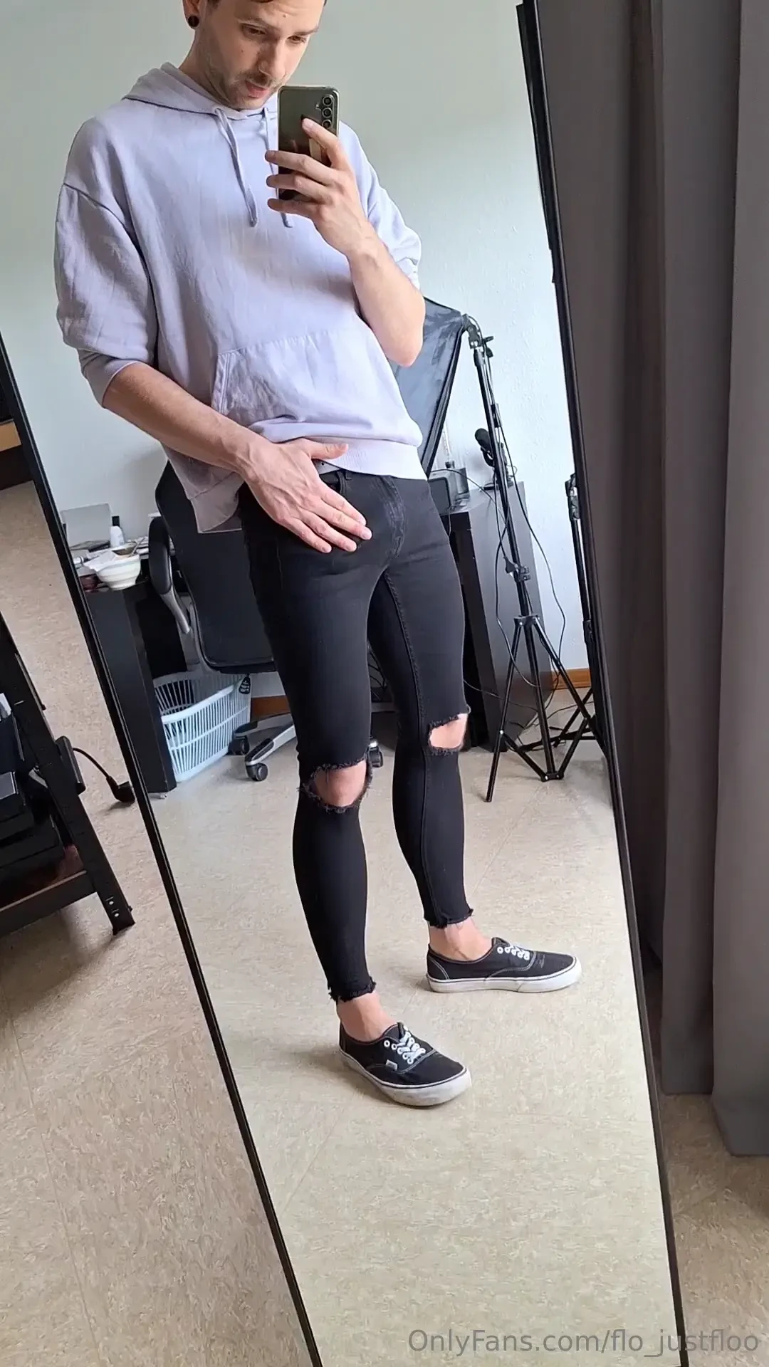 I m such a horny bitch in my tight jeans i didn t want to cum i was 