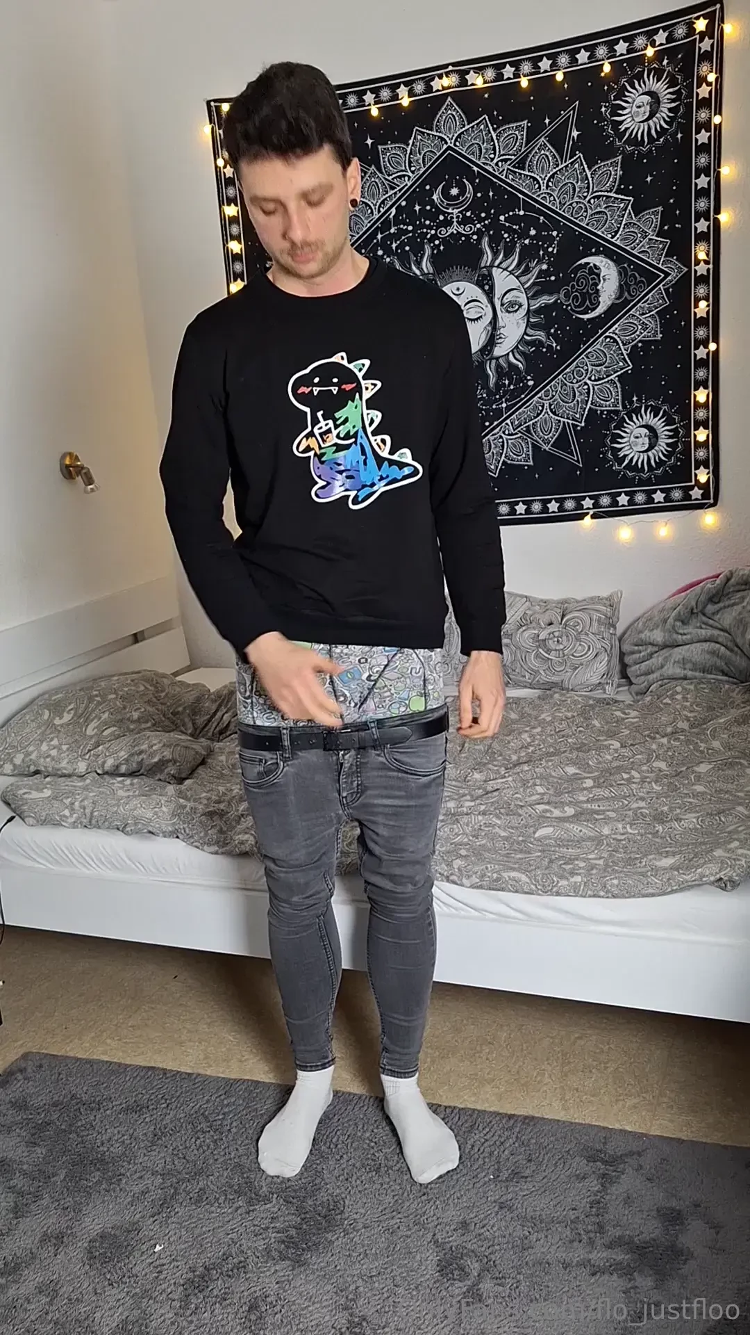 Here you can see how my skinny jeans ripped there s an entrance to my 