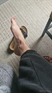 Birkenstock florida platform in black lacquer the belts are also