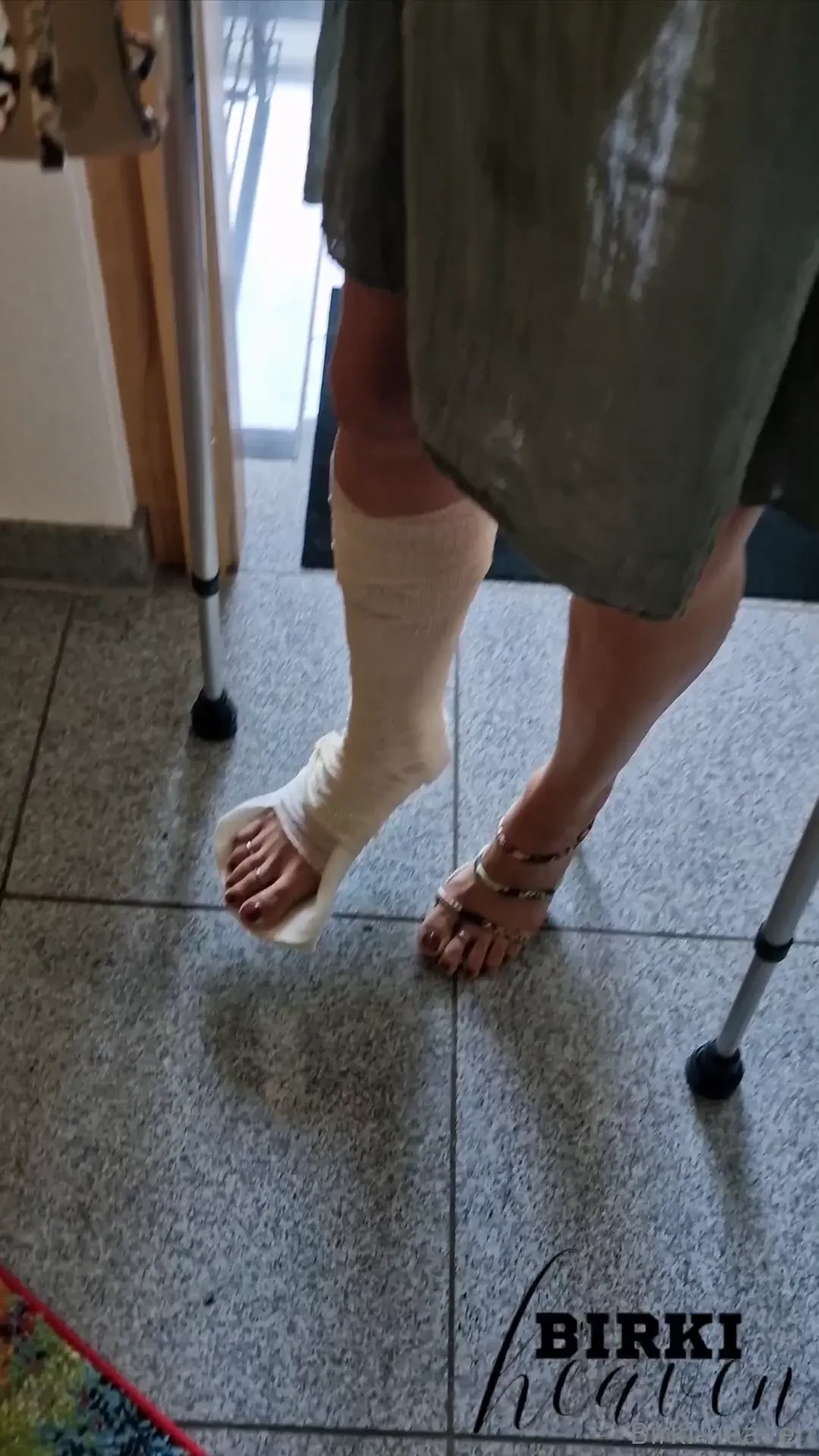 So ungef hr sieht es aus wenn man sich beim feiern auf highheels die 