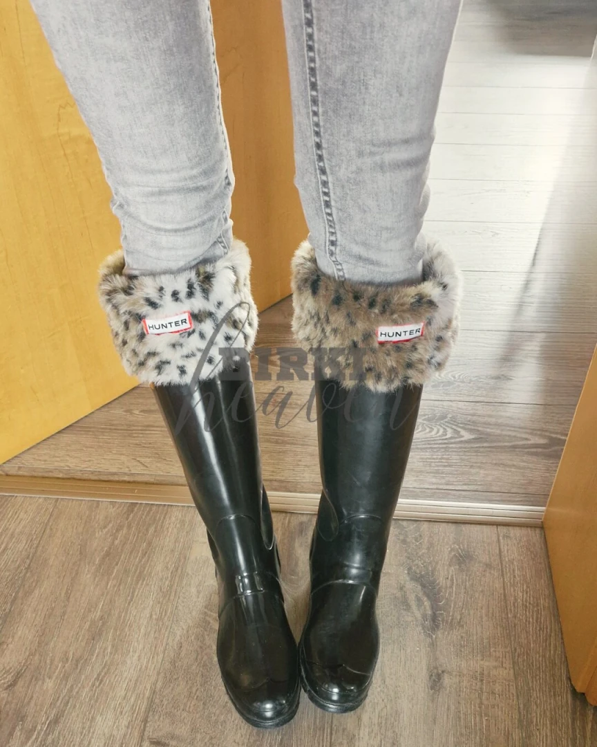 My black hunter with pretty cuddly hunter socks i like the combination 