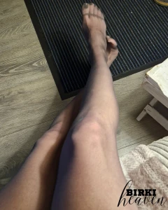 These tights are not black they are anthracite and super thin i like part 1