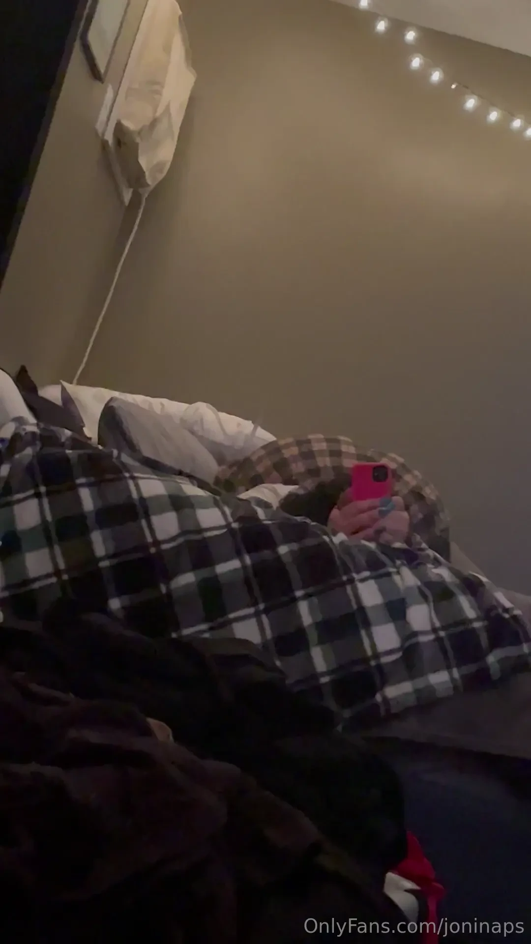 A few lil clips i took recently should i start posting more often 