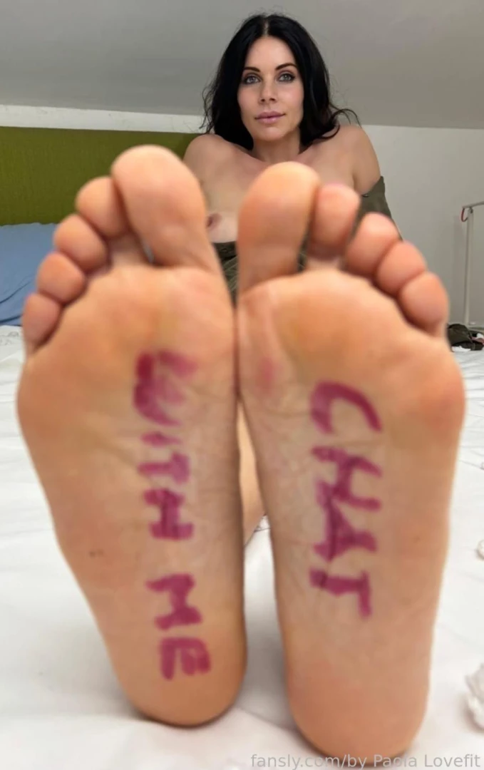 Chat with me you won t be able to resist these irresistible little part 1 