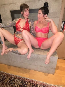 Took control of wolffinthethroneroom tonight and damn it was busty as