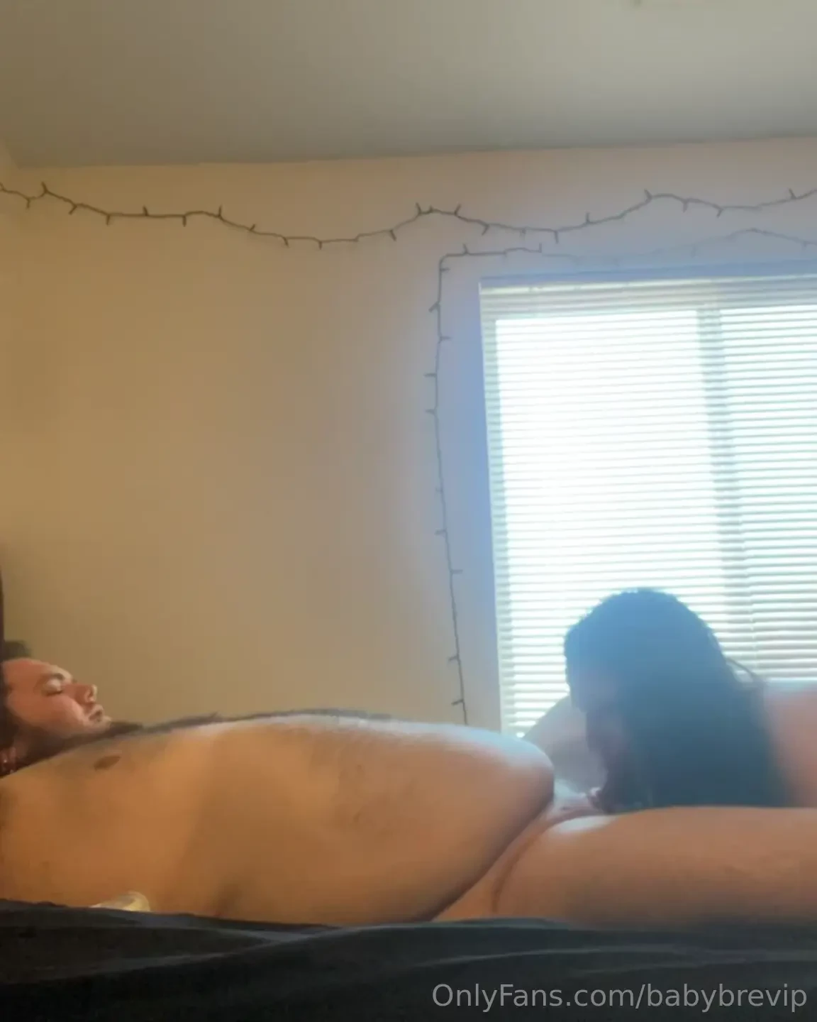 I love riding his cock like a good little whore gotta earn my filling 