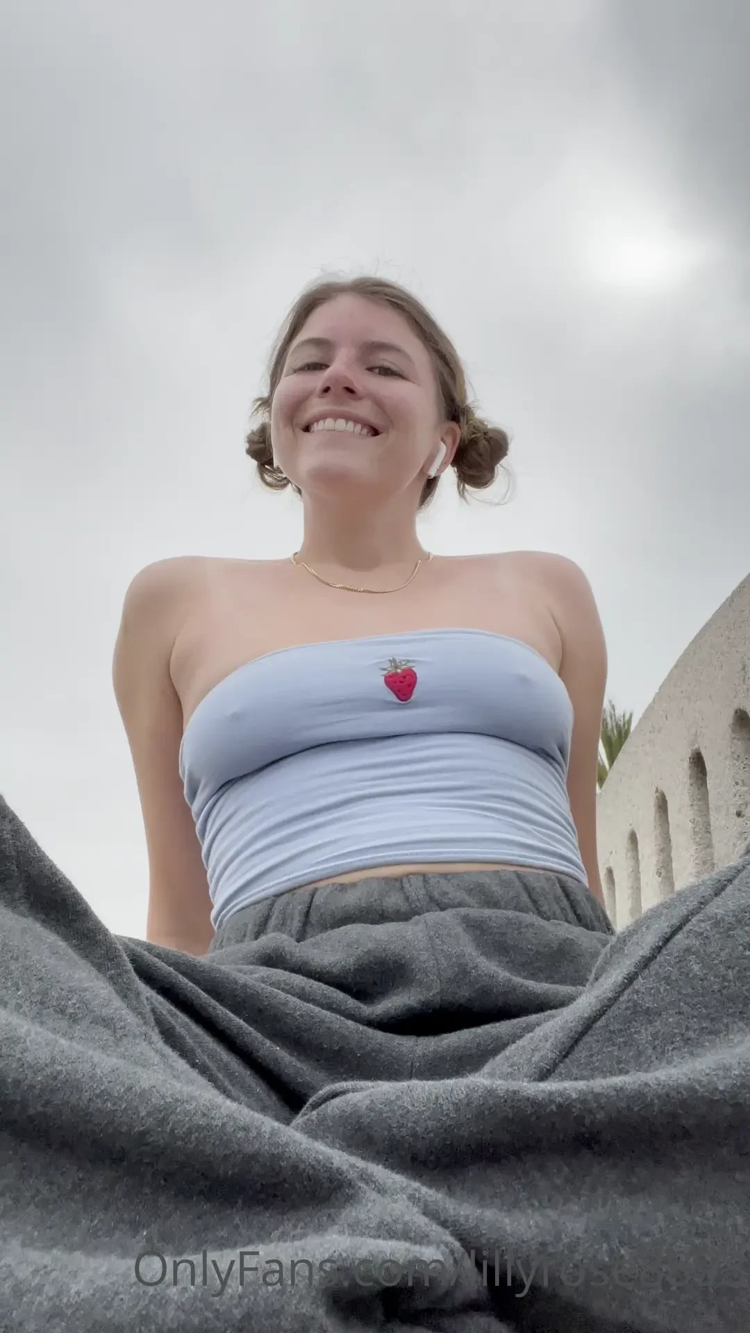 Risky outdoor flashing is too fun 