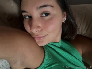 You re probably dying to smell your goddess s delicate fresh armpits