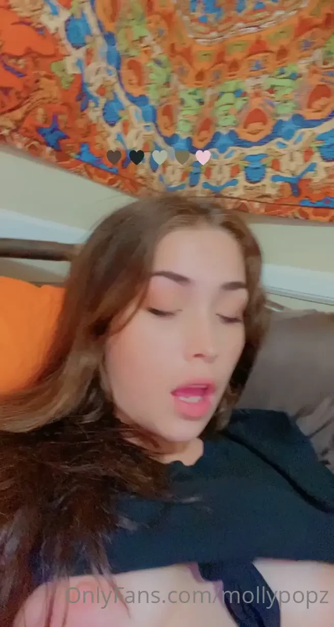 I just posted a pic of me with dick in my mouth and someone reported 