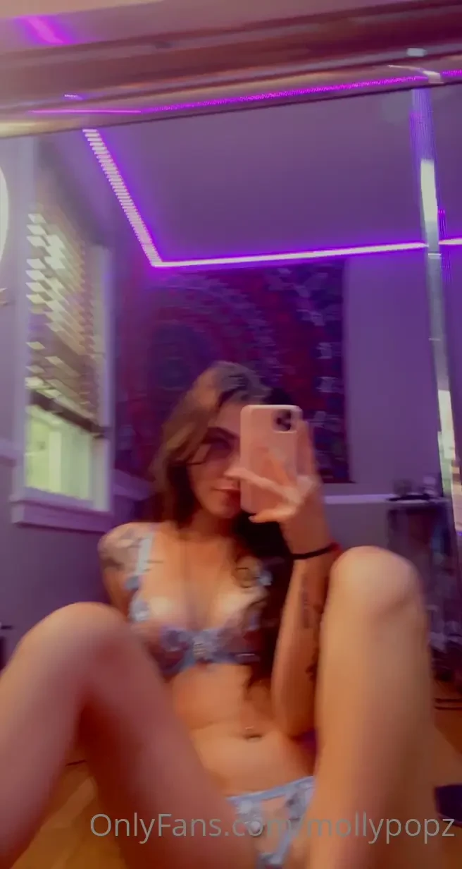 Streaming again in a couple hours p stay tuned 