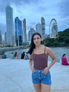 I know y all are gonna judge me for not wearing my crop top the proper part 1